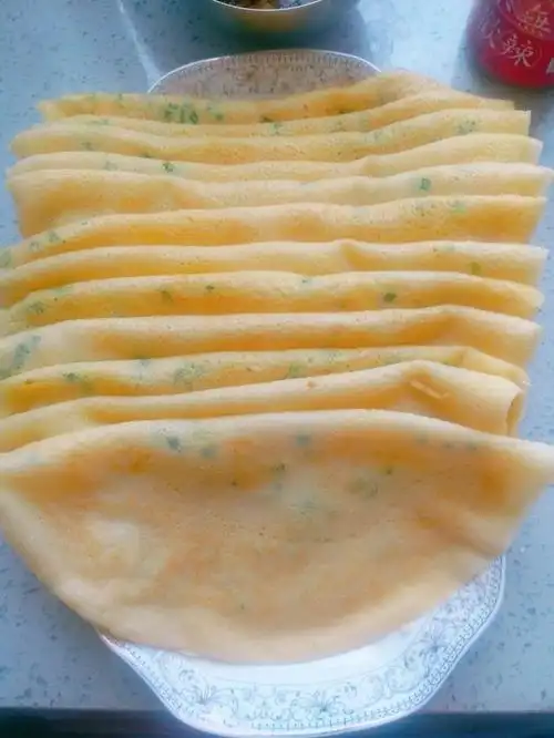 鸡蛋饼卷菜的做法和步骤图解 - 鸡蛋饼卷菜怎么做好吃 - 菜谱大全