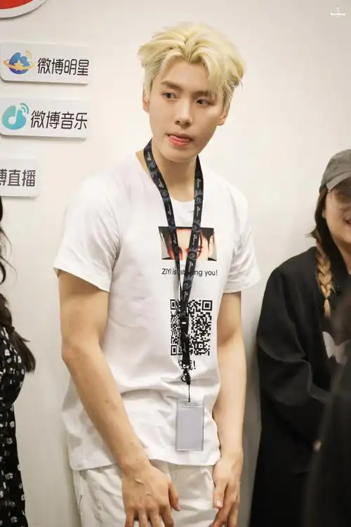 王子异[超话]##王子异新浪扫楼##今日星拍放送##王子异 古希腊展苘