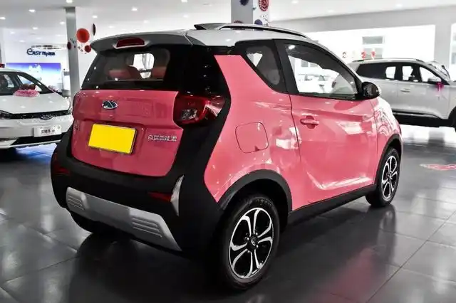 女士自动挡迷你小型车奇瑞,适合小姐姐的两厢车,造型可爱,全系3门4座