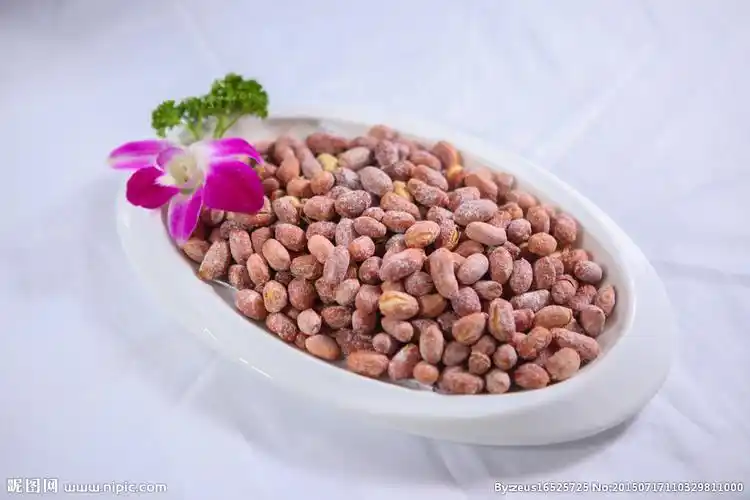 盐爆花生米图片