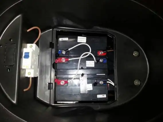 台铃电动车怎么拿出电池