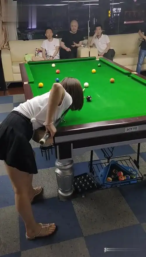 美女 打台球 气质拿捏死死的-体育视频-搜狐视频