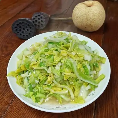 蒜香橄榄油包菜丝,爽脆开胃超下饭