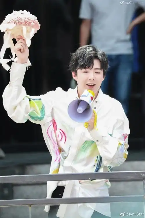 这是一组浪漫的照片@摩登兄弟刘宇宁.#刘宇宁#.刘宇宁.lyn.