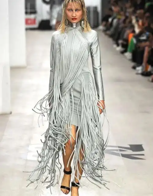 超现实主义女性毕业于rca的女装设计师colinhorgan