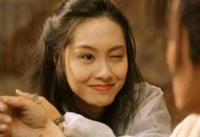 宝宝早起"抛媚眼"萌翻宝妈,宝爸随后的一句话,令宝妈哭笑不得