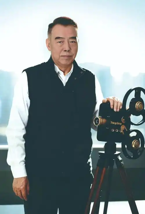 "古稀少年"陈凯歌,拍一部全景的,多维的志愿军