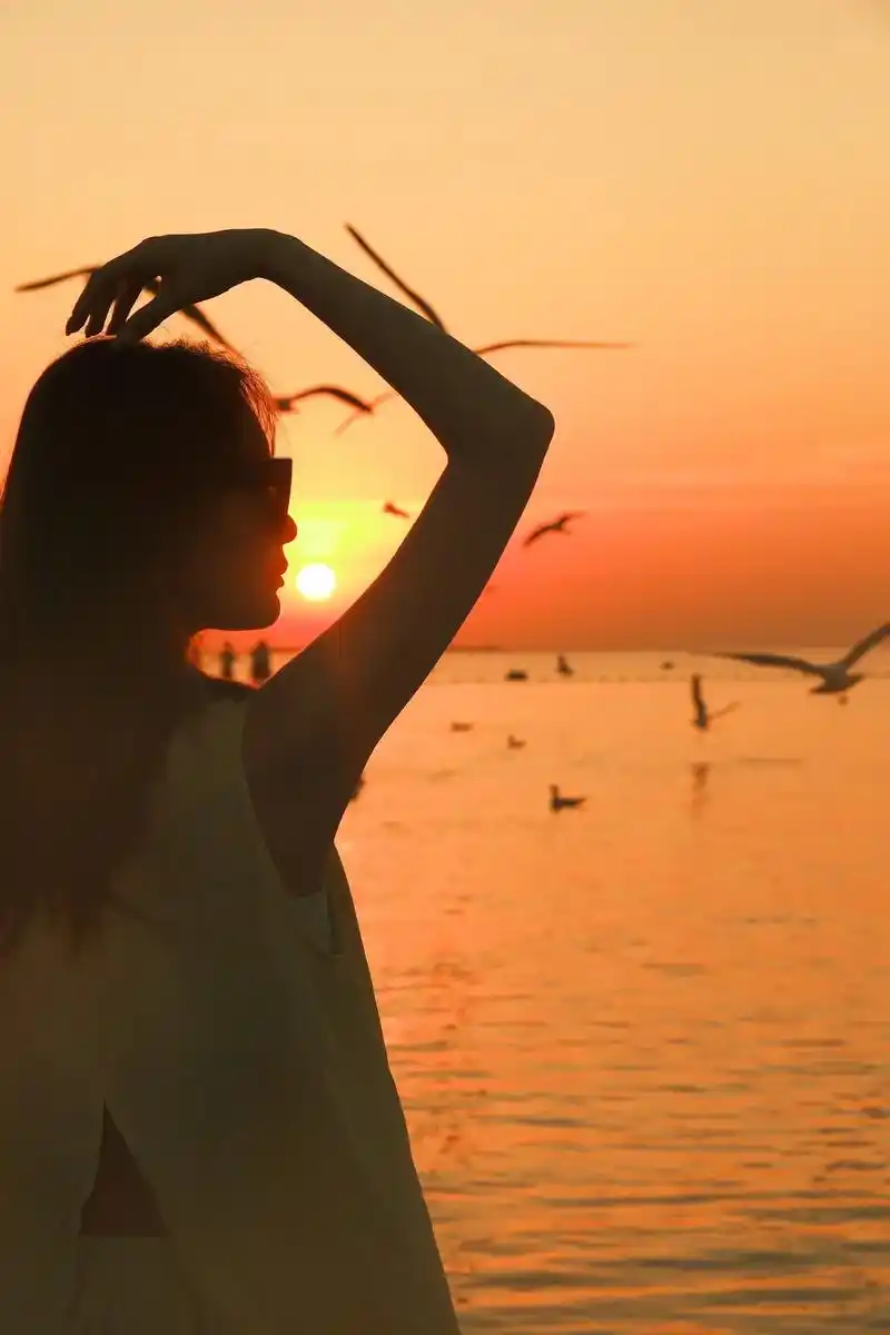 晚霞与沉船.布鲁威斯氛围感拍照十元一张晚霞与大海绝配202