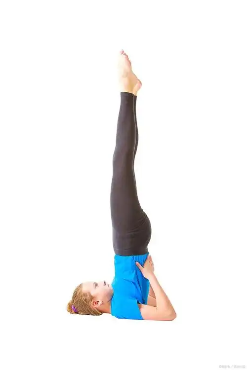 三种辅助方法让你的肩倒立更轻松