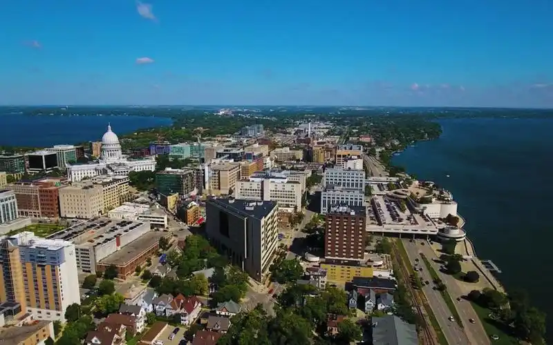 【航拍】美国威斯康辛州首府麦迪逊市风景_哔哩哔哩_bilibili