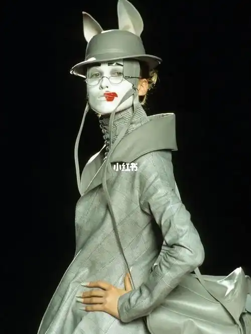 服装设计素材2000dior秀场1海盗爷时期