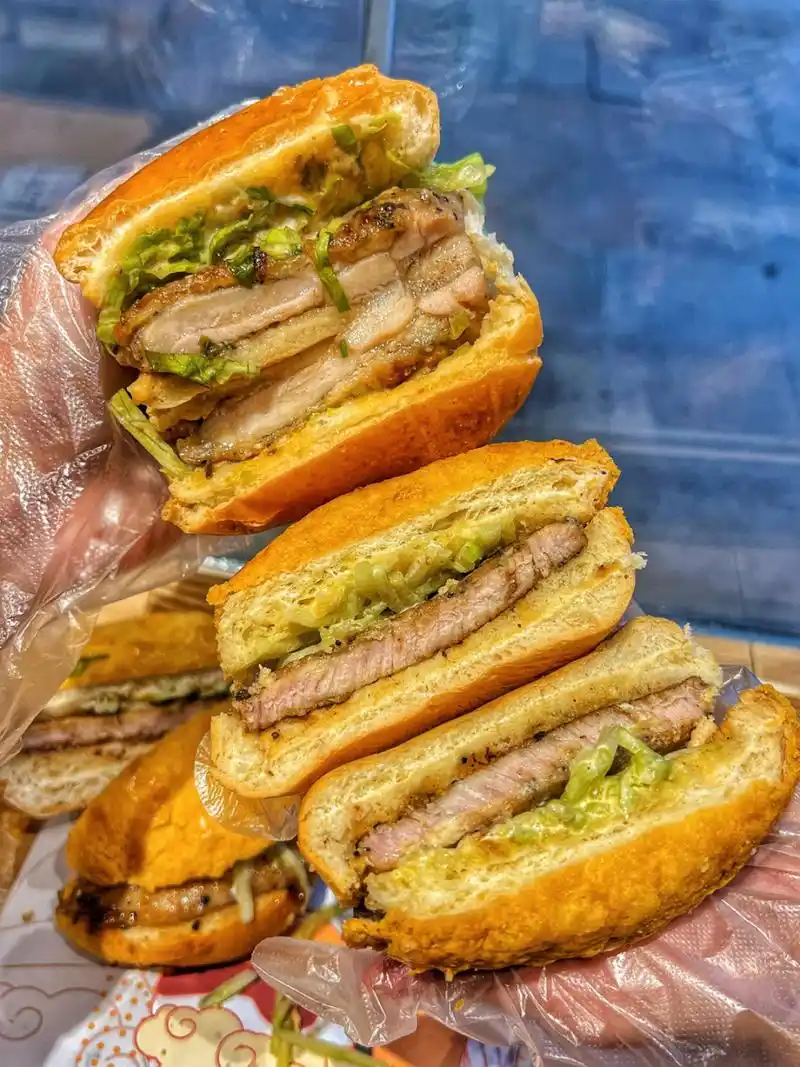 人均十几吃撑90贵港首家猪扒包专门店 御姐贵港探店/阿叔猪扒包