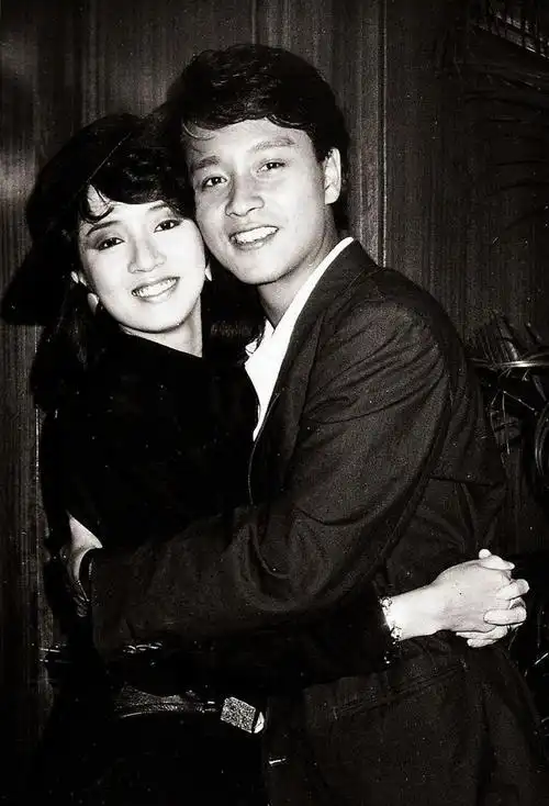 再到愚人节怀念哥哥张国荣与梅艳芳那段记忆中不朽的芳华绝代