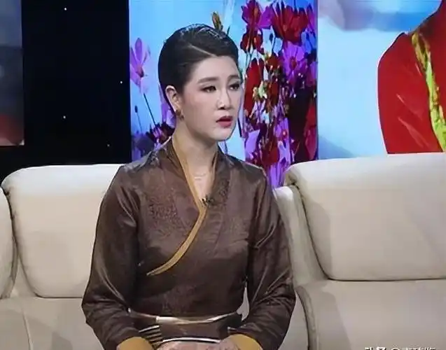 歌手降央卓玛:疯狂倒追帅气丈夫,婚后生3胎,如今怎么样了