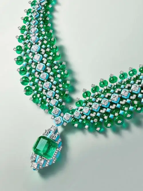 cartier三面切割祖母绿