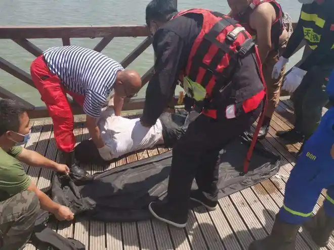 2万例,每小时就有40多人溺水死亡.