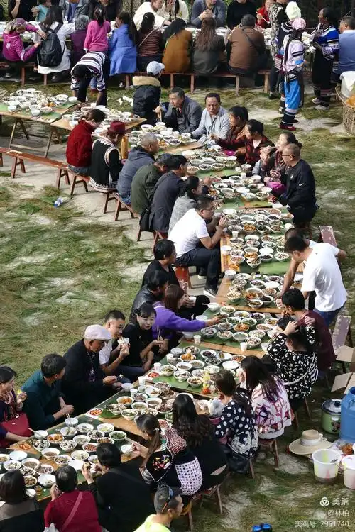 千年长街古宴,万人乐作狂欢