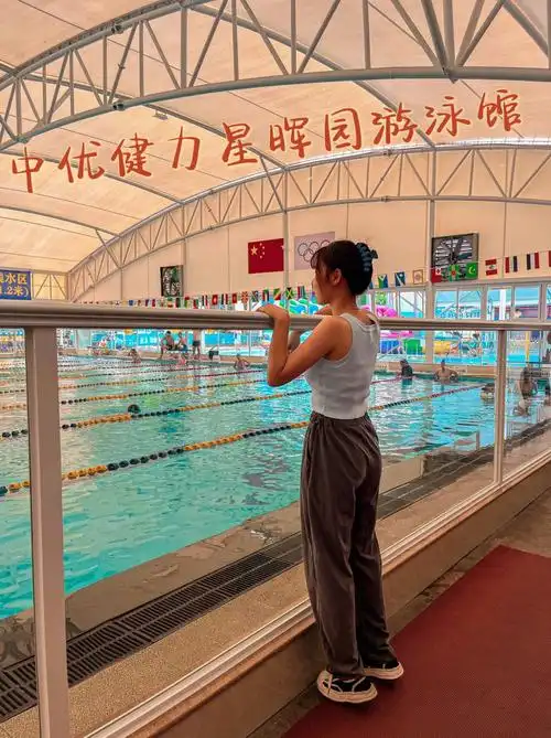 一年四季都好 游泳对我是一项全身心的运动蕞近挖掘了一间恒温游泳馆