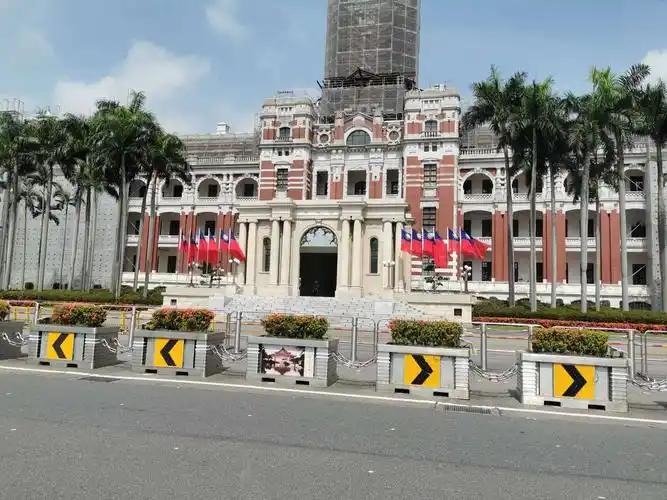 国民党败退台湾后,作为最高权利象征---总统府.