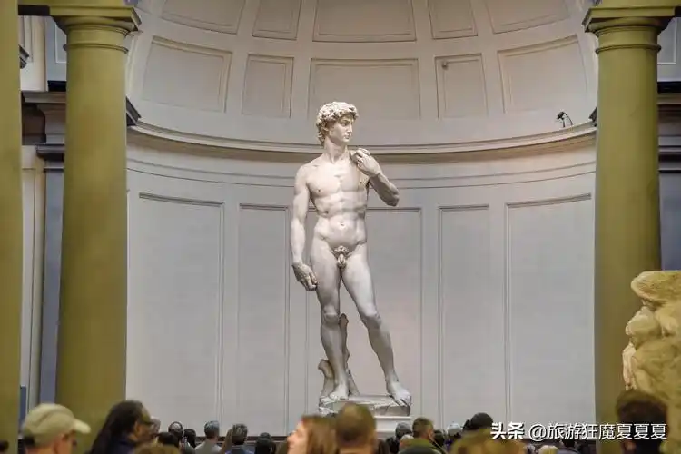 的外观(佛罗伦萨必逛两个美术馆,一个满布世界名画,一个立有大卫真迹)
