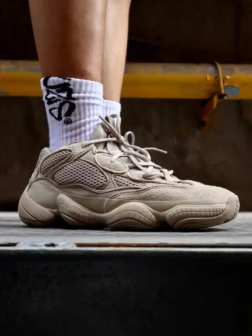 上脚必须入手的yeezy500
