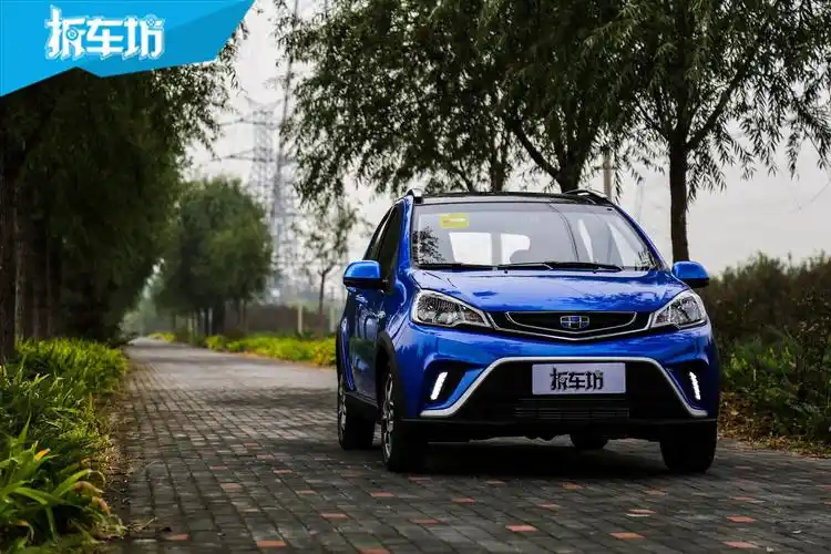 试驾5万元左右最靠谱的自动挡评测吉利远景x1