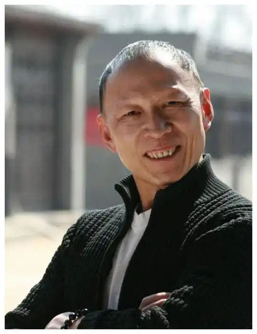 演了一辈子反派,"坏"到打车被拒载,女儿的长相令人意外!