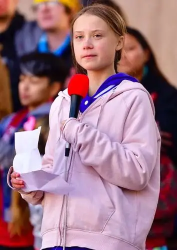 原创时间旅行者瑞典环保少女与120年前一女孩非常相似引发讨论