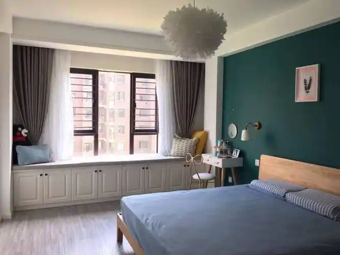 卧室有飘窗怎么做窗帘飘窗装什么样的窗帘好看