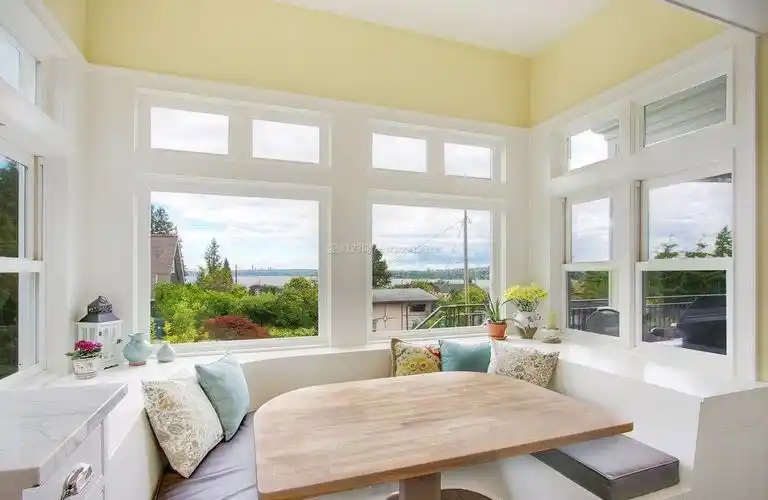 两层别墅飘窗装饰装修效果图片