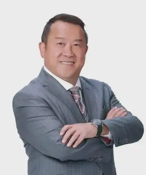 曾志伟拖家带口给小杨哥打工,播间陪笑卖月饼的原因竟是为了tvb