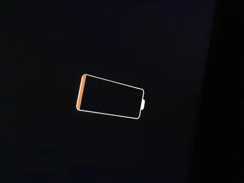 ipad2自动关机后插上电源充电,充了很长时间一直显示这样开不开机,求