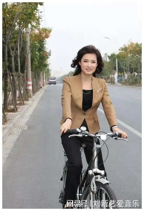 主持人桑晨和路晨谁更美?