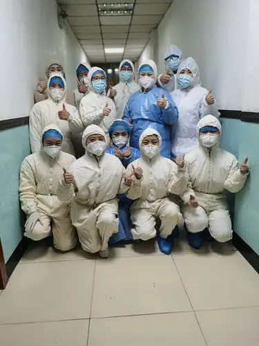 全科医护人员集体照