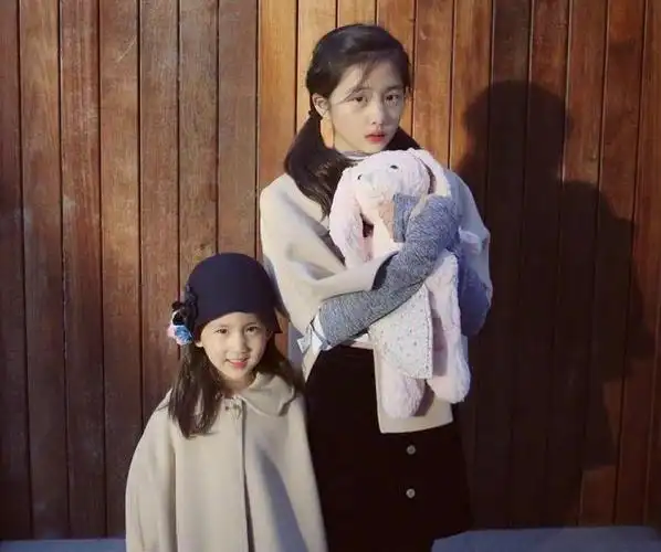 孙莉晒黄多多自制戒指,多才多艺相当优秀,不愧是别人家的女儿