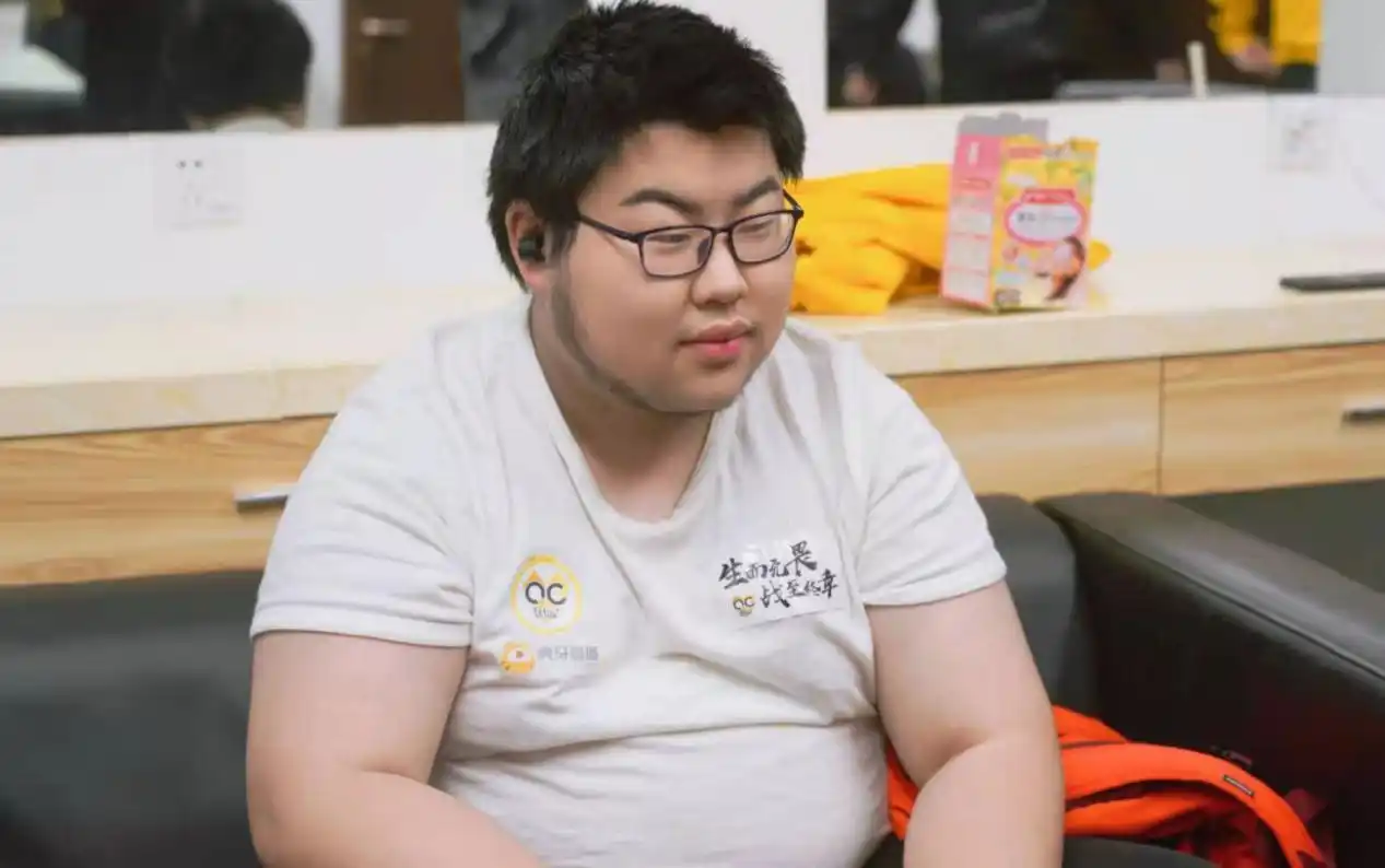 小胖耍大牌缺席训练赛,作天作地败坏路人缘,真当自己是飞牛?_qghappy