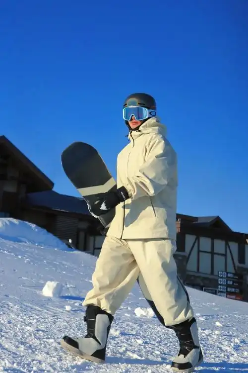 #踏雪无畏,与o前行##滑雪#