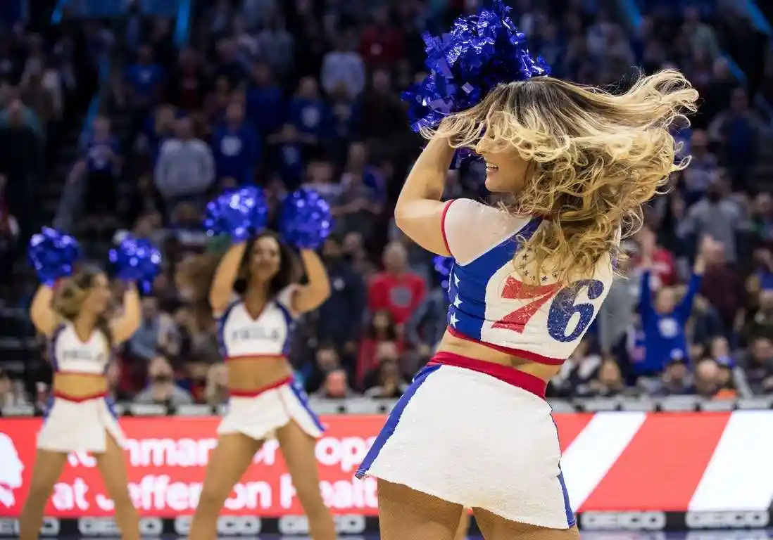 球场的风景,最美的鼓舞,最新nba美女啦啦队现场