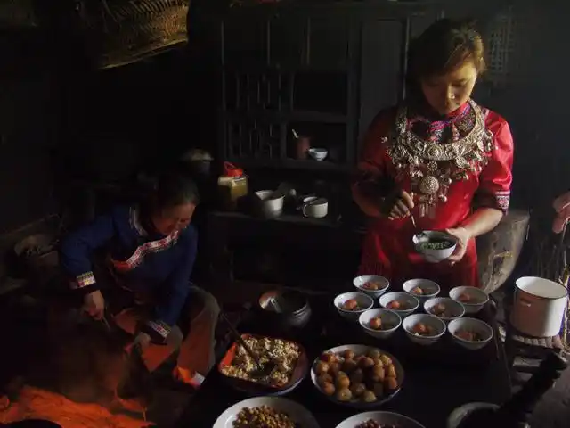 以礼待人的苗族风味油茶香