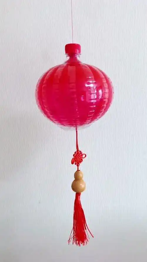 用矿泉水瓶做一个红灯笼,喜气洋洋过新年!_腾讯视频