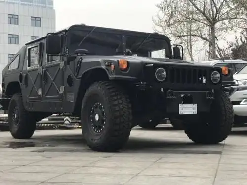 首台新款悍马h1到港,配6.2升v8动力,内饰布局与东风猛士看齐!