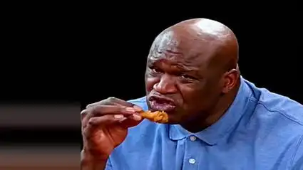 搞笑吃货之奥尼尔吃鸡腿!