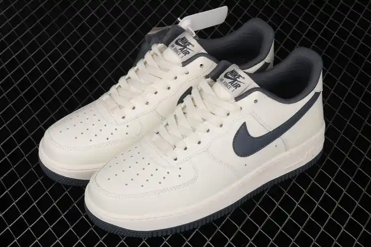 nike air force 1'07 low 空军一号经典款低帮休闲板鞋 ct7875-9