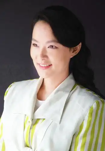 张晶晶[中国国家话剧院演员,清华大学硕士]_手机互动百科