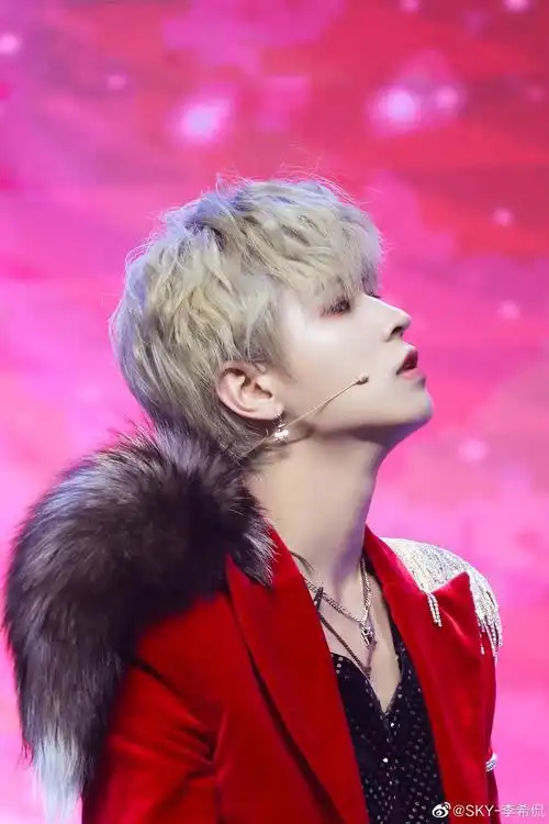 空c李希侃生日会舞台个人审美向直拍和图片合集