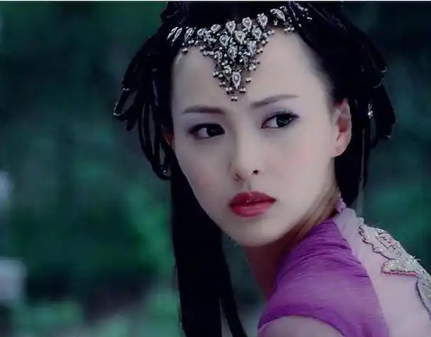 相比于他来说,妻子唐嫣的"履历"似乎要更精彩些.