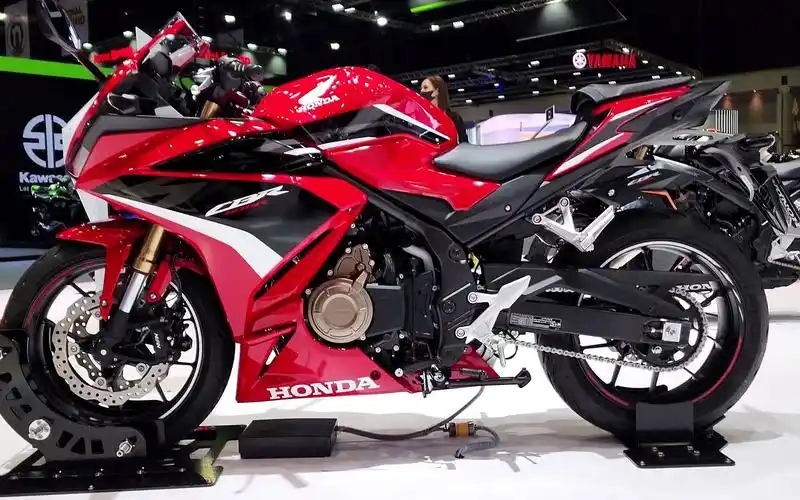 2022款hondacbr500r红色车展实拍前减双碟更高级