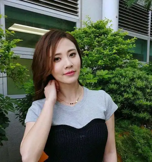 说朱晨丽是翻版陈法拉不要太搞笑