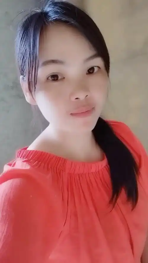 本人广西人,年龄37单亲妈妈,一没房二没车,长相一般,生活过得一塌糊涂