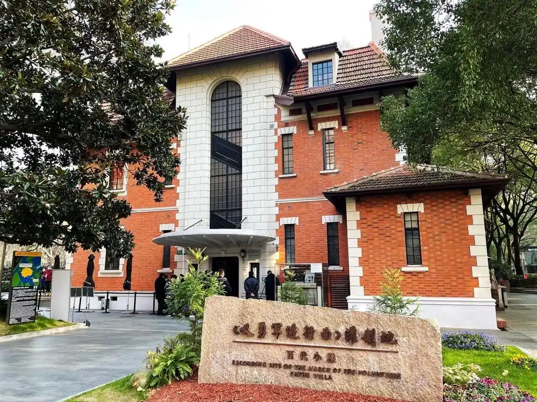 上海徐家汇攻略 一直想进城看看徐家汇,苦于没有攻略,索性自己查地图